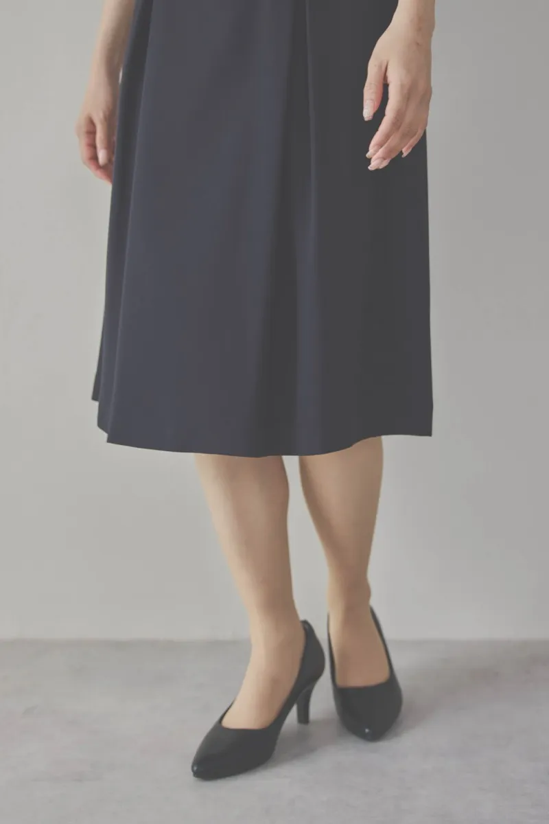 ネイビーのタックワンピーススーツセット