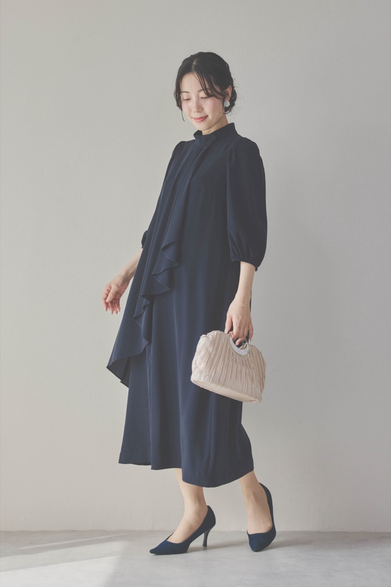 ネイビーのフロントドレープ前開きドレス [ 店頭販売価格 42,900円 ]