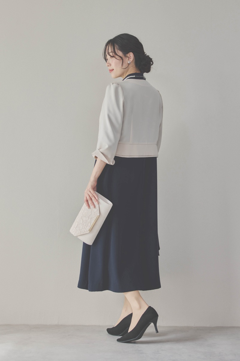 ネイビーのフロントドレープ前開きドレス [ 店頭販売価格 42,900円 ]