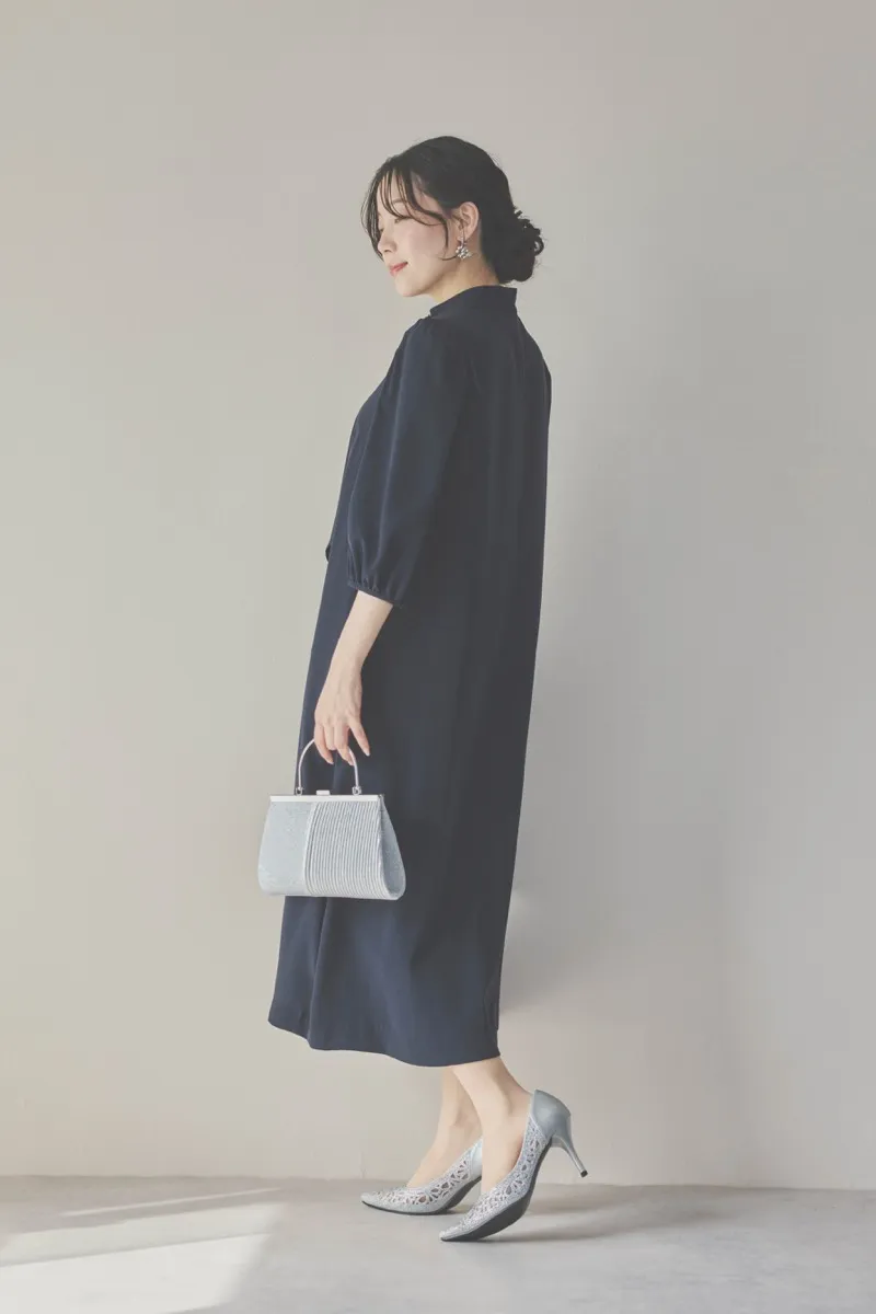 ネイビーのフロントドレープ前開きドレス [ 店頭販売価格 42,900円 ]