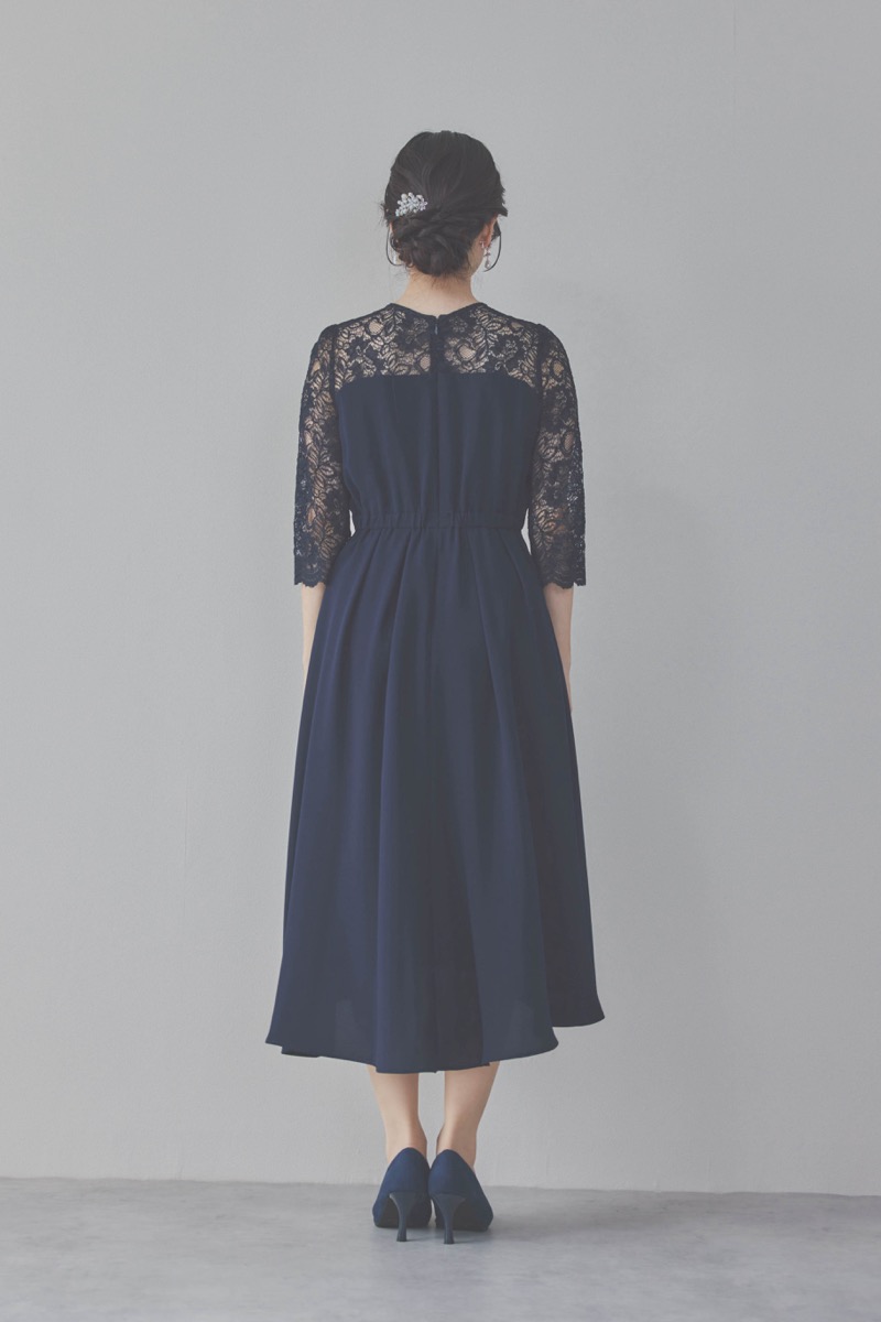 ネイビーのデコルテ切り替えラップドレス [ 店頭販売価格 37,400円 ]