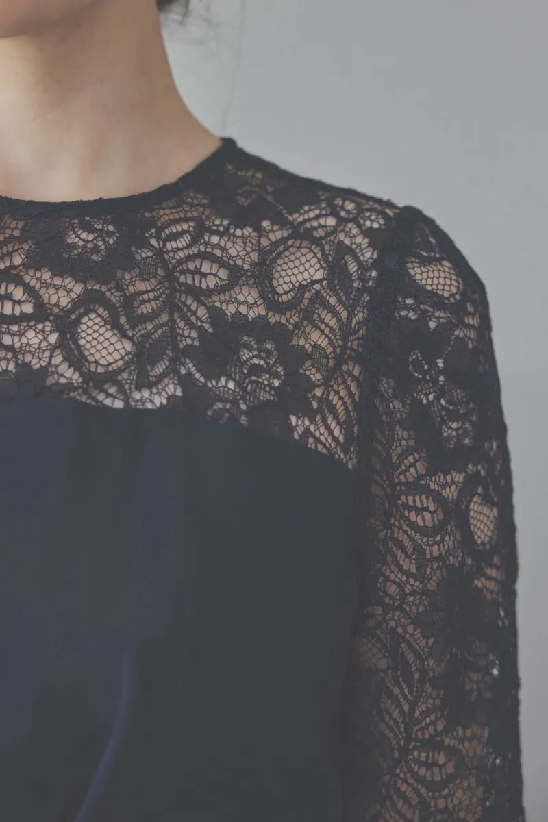 ネイビーのデコルテ切り替えラップドレス [ 店頭販売価格 37,400円 ]