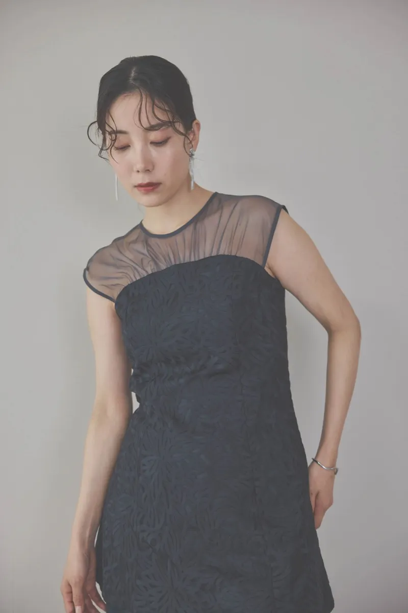 ネイビーのレースビスチェパンツドレス