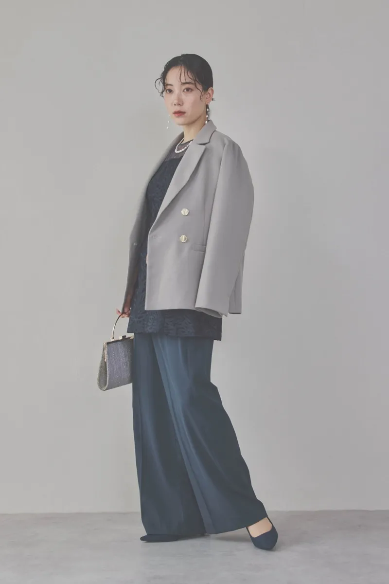 ネイビーのレースビスチェパンツドレス