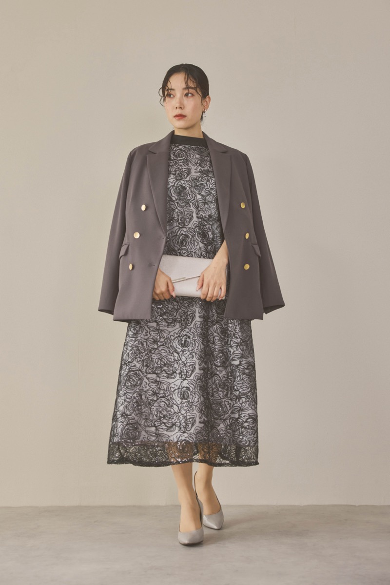 ブラックのボリュームスリーブスパンコールドレス