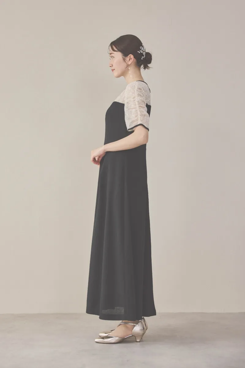 ブラックのレースコンビカットプリーツドレス