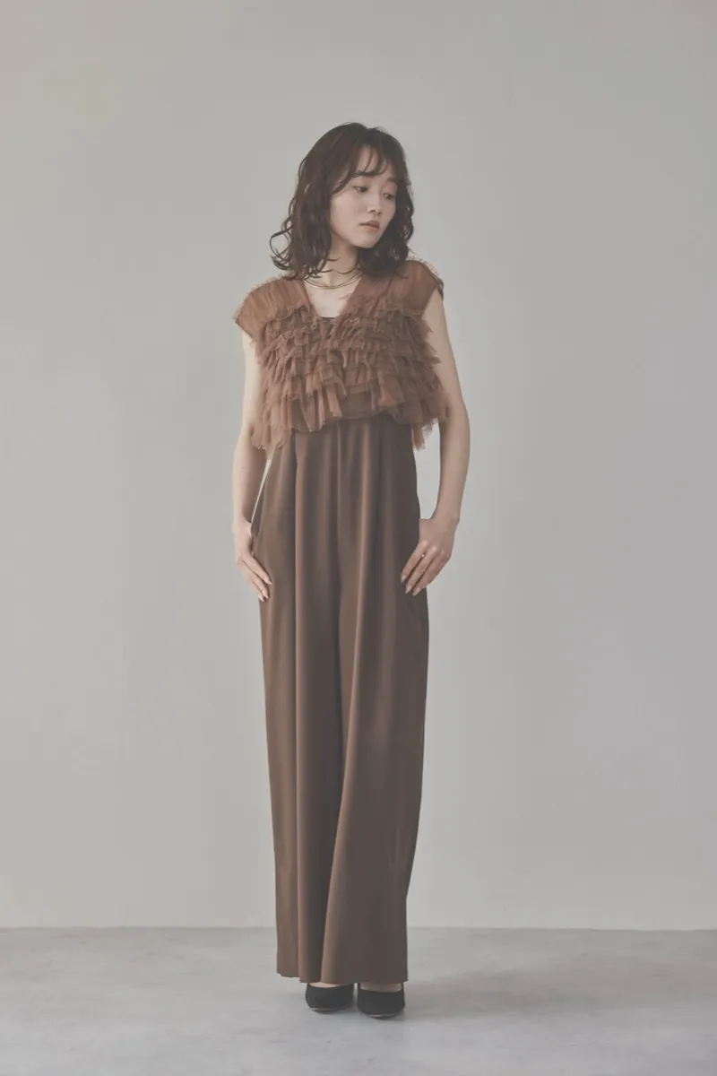 ブラウンのチュールフリルオールインワンドレス