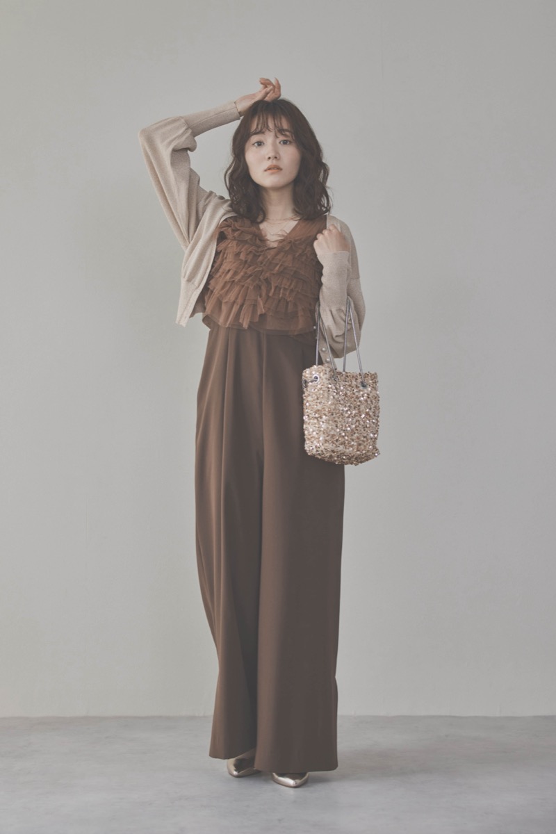 ブラウンのチュールフリルオールインワンドレス