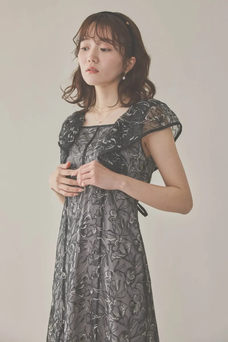 ブラックのチュール刺繍マーメイドドレス