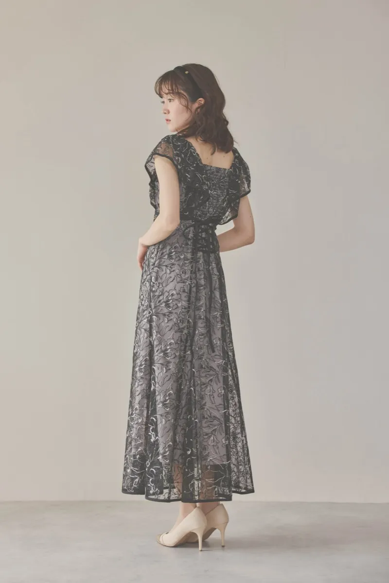 ブラックのチュール刺繍マーメイドドレス