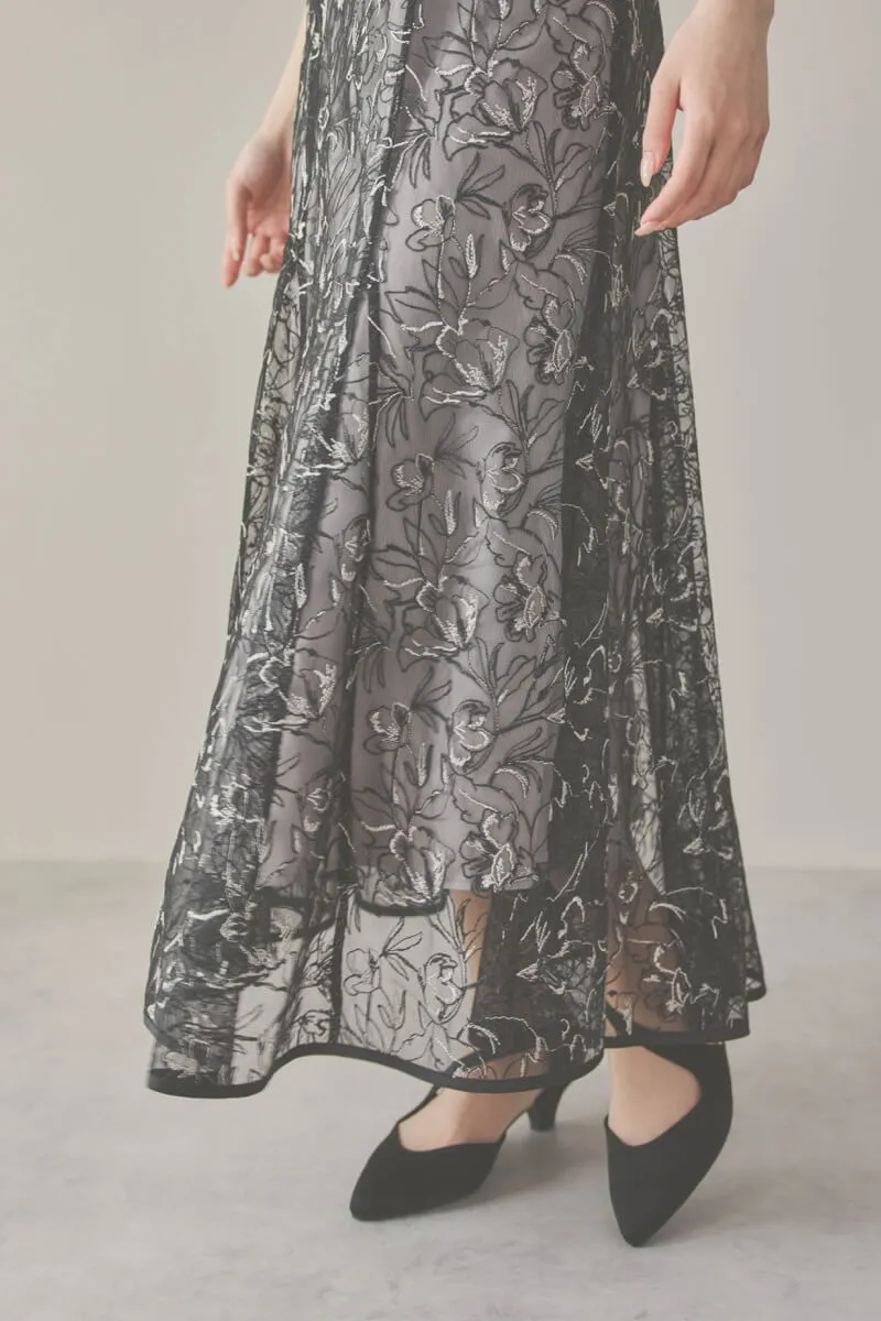 ブラックのチュール刺繍マーメイドドレス