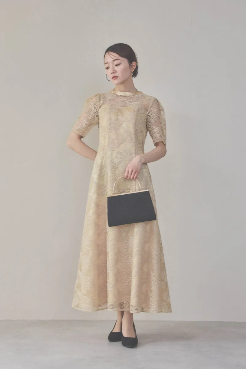 イエローのシャイニーエンブロイダリードレス