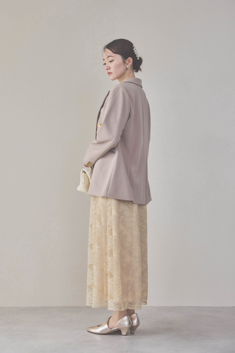 イエローのシャイニーエンブロイダリードレス