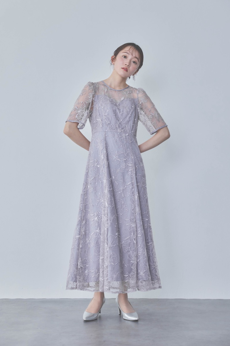 ラベンダーのビオラモチーフ刺繍ドレス