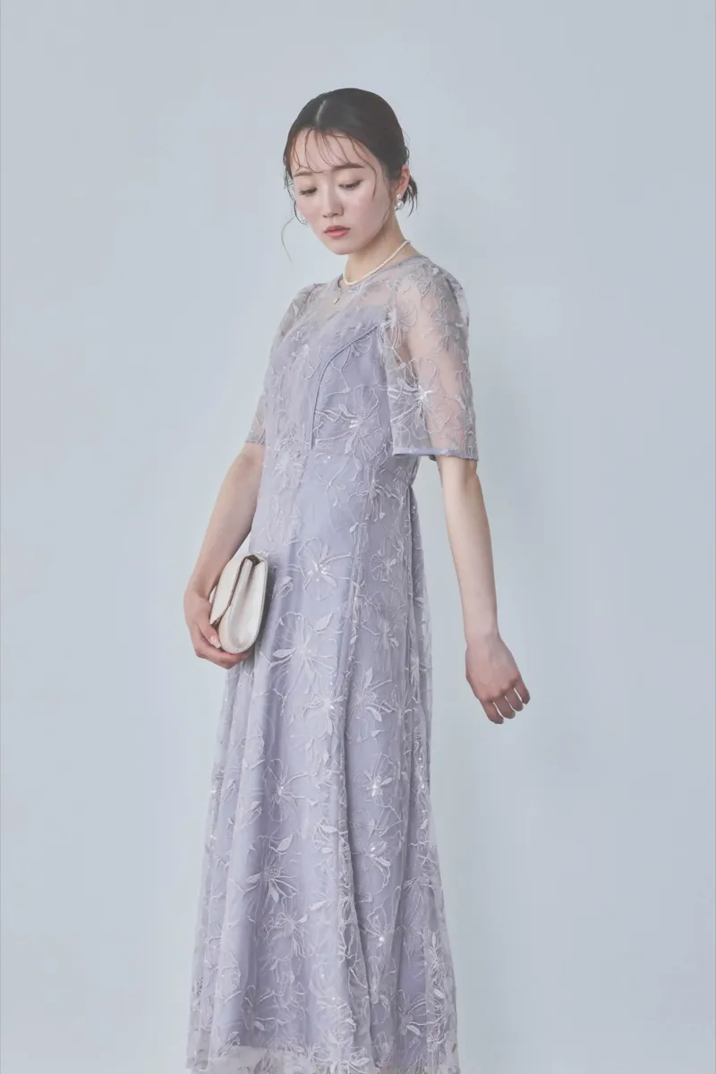 ラベンダーのビオラモチーフ刺繍ドレス