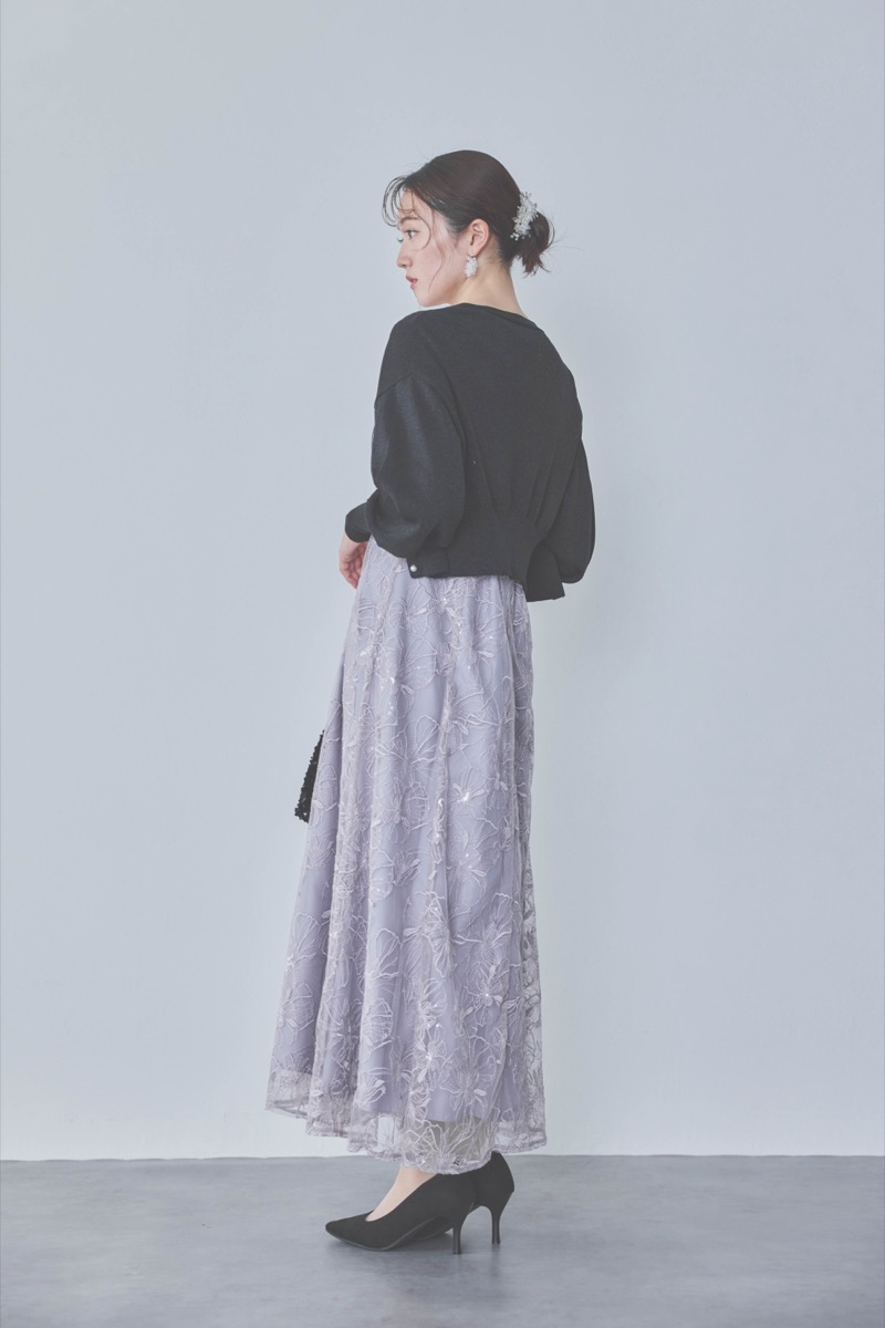 ラベンダーのビオラモチーフ刺繍ドレス