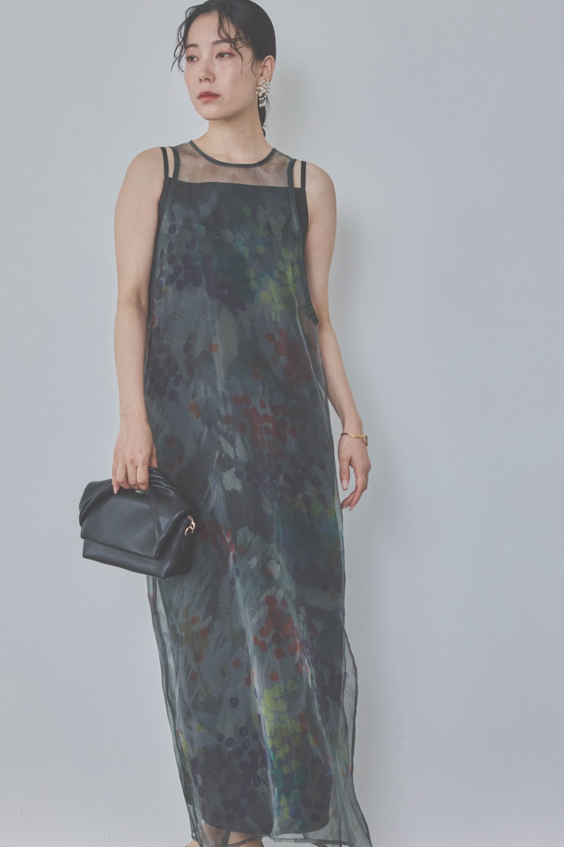 ブラックのスタンプアートレイヤードドレス