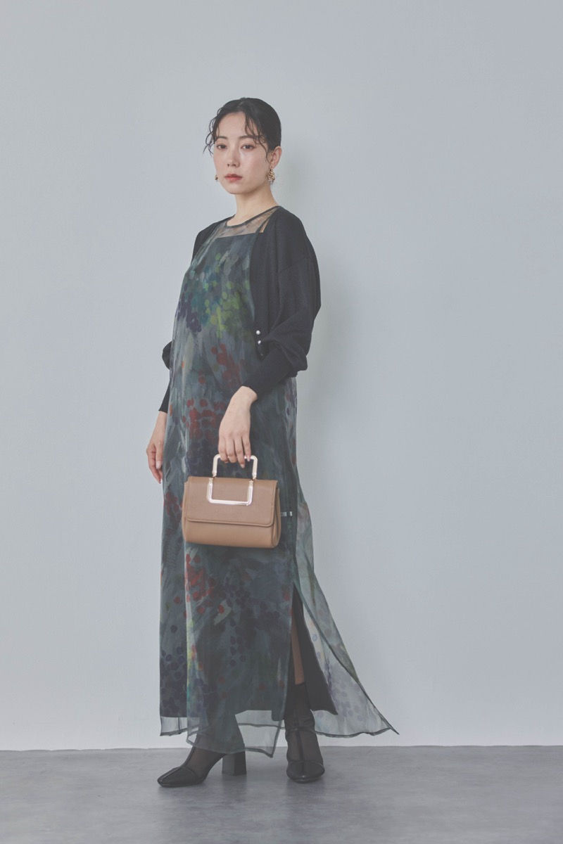 ブラックのスタンプアートレイヤードドレス