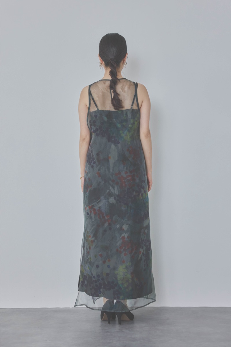 ブラックのスタンプアートレイヤードドレス