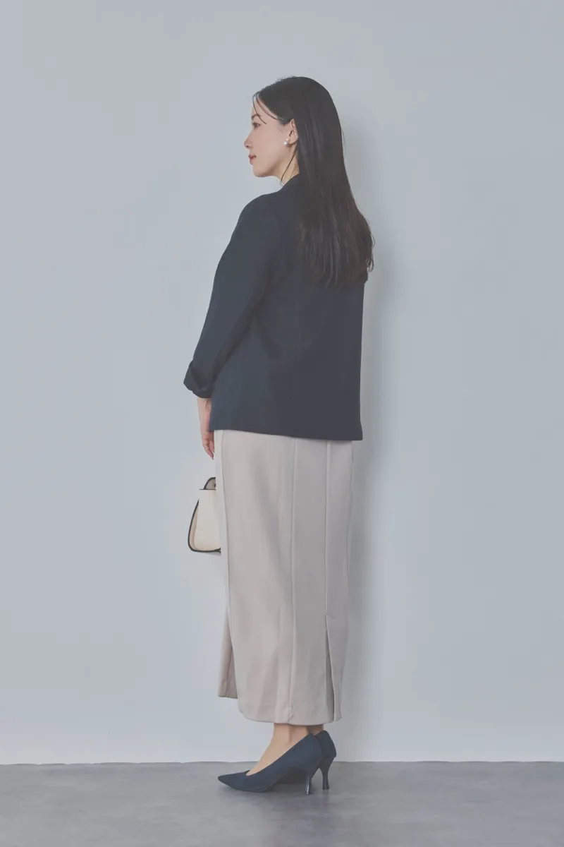 ベージュのボリュームスリーブポンチワンピース