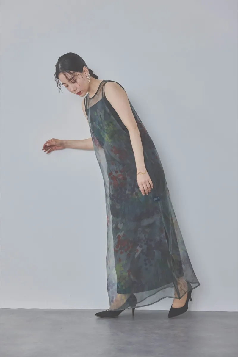 ブラックのスタンプアートレイヤードドレス