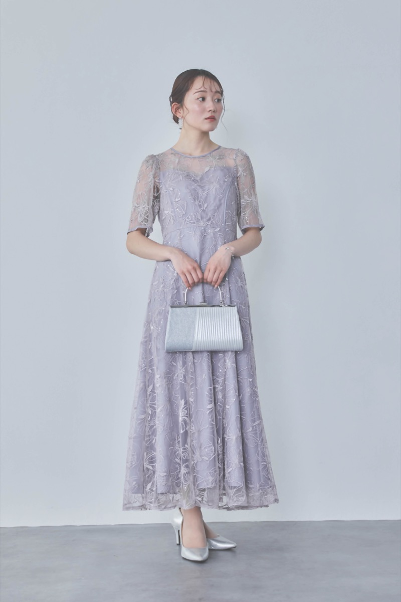 ラベンダーのビオラモチーフ刺繍ドレス
