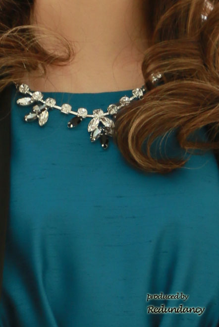 ブルーグリーンのウエストリボンフレアドレス