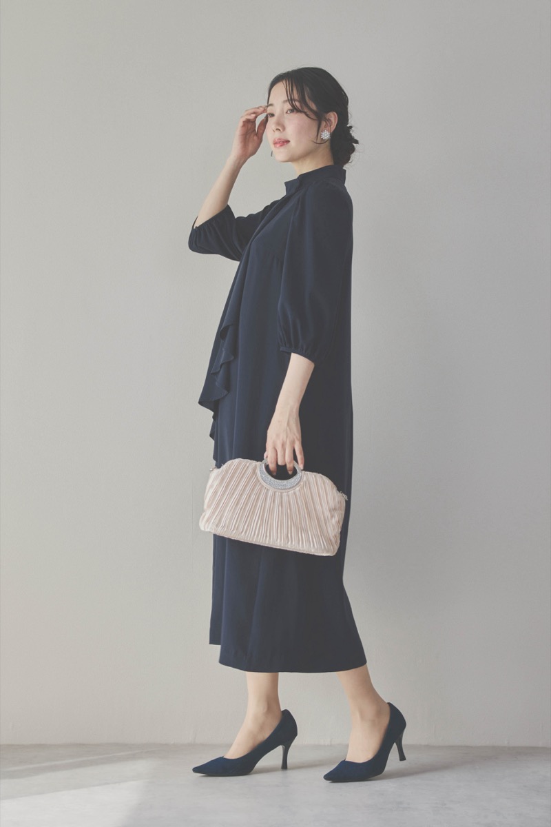 ネイビーのフロントドレープ前開きドレス [ 店頭販売価格 42,900円 ]