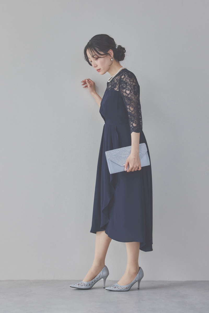 ネイビーのデコルテ切り替えラップドレス [ 店頭販売価格 37,400円 ]