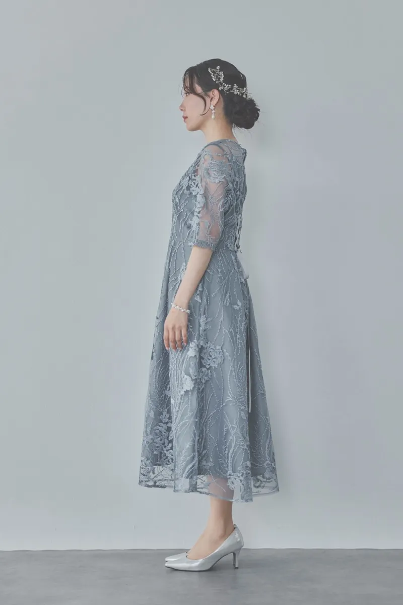 ブルーグレーのエンブロイダリーチュールドレス
