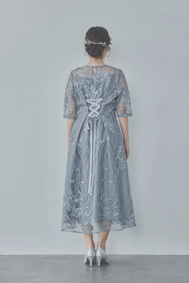 ブルーグレーのエンブロイダリーチュールドレス
