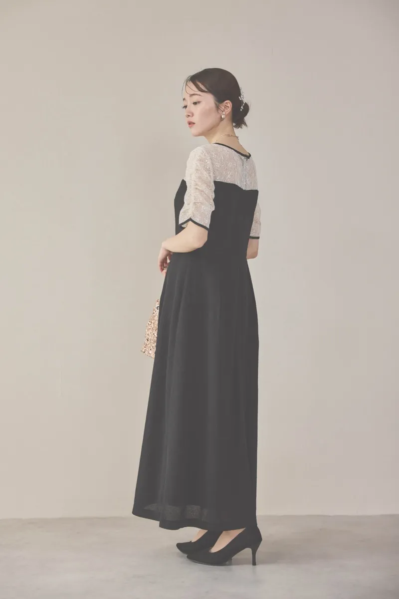 ブラックのレースコンビカットプリーツドレス