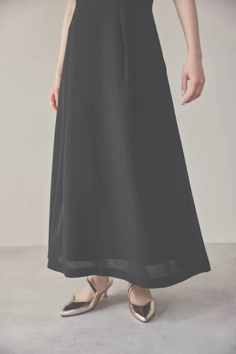 ブラックのレースコンビカットプリーツドレス