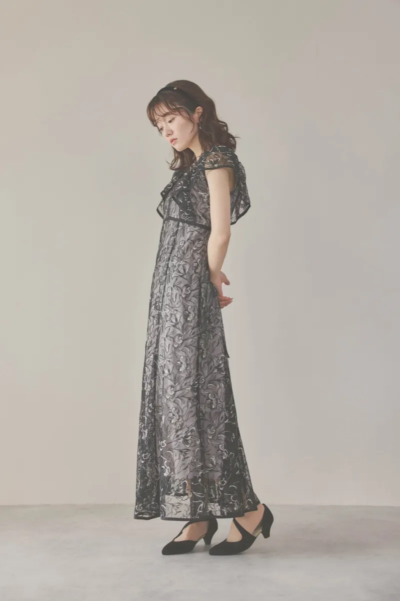 ブラックのチュール刺繍マーメイドドレス