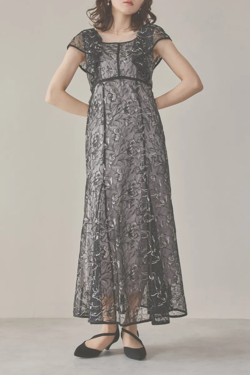 ブラックのチュール刺繍マーメイドドレス