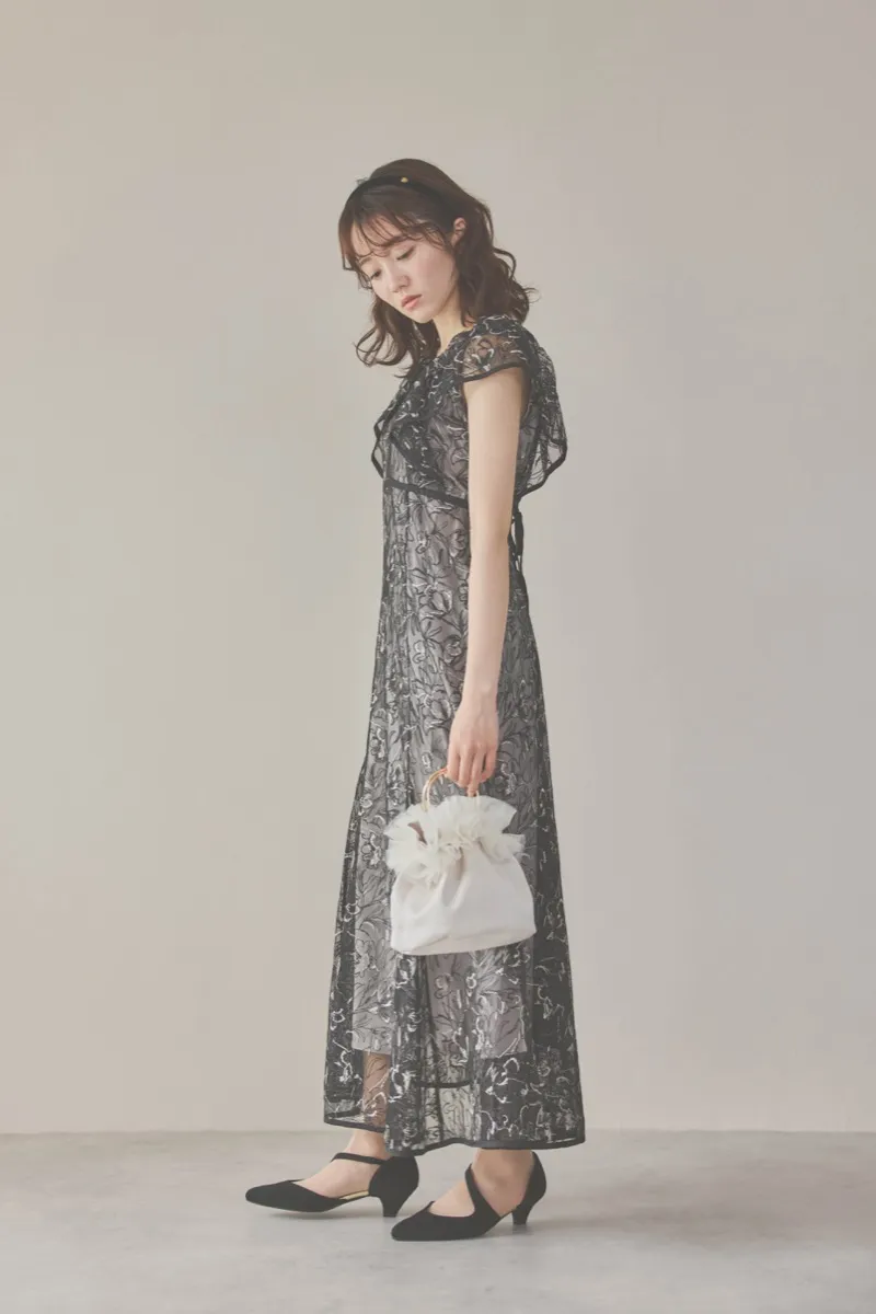 ブラックのチュール刺繍マーメイドドレス