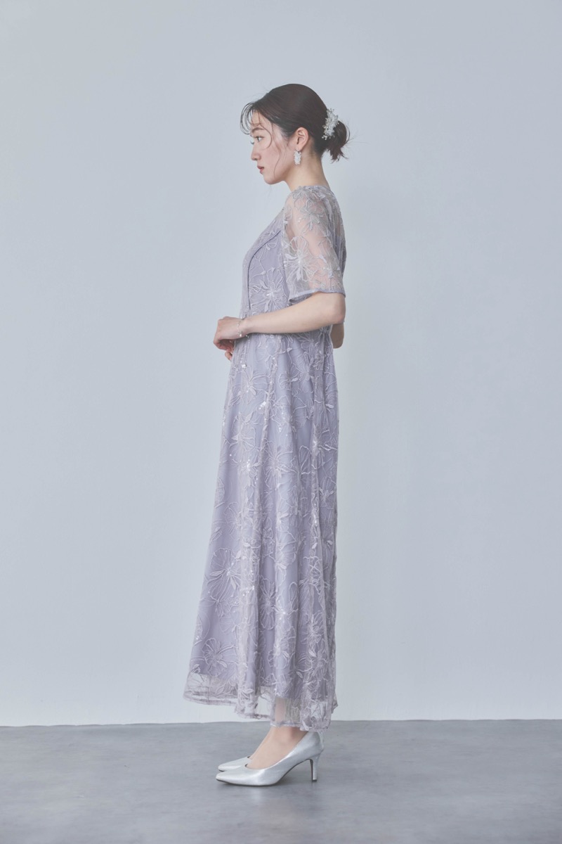 ラベンダーのビオラモチーフ刺繍ドレス