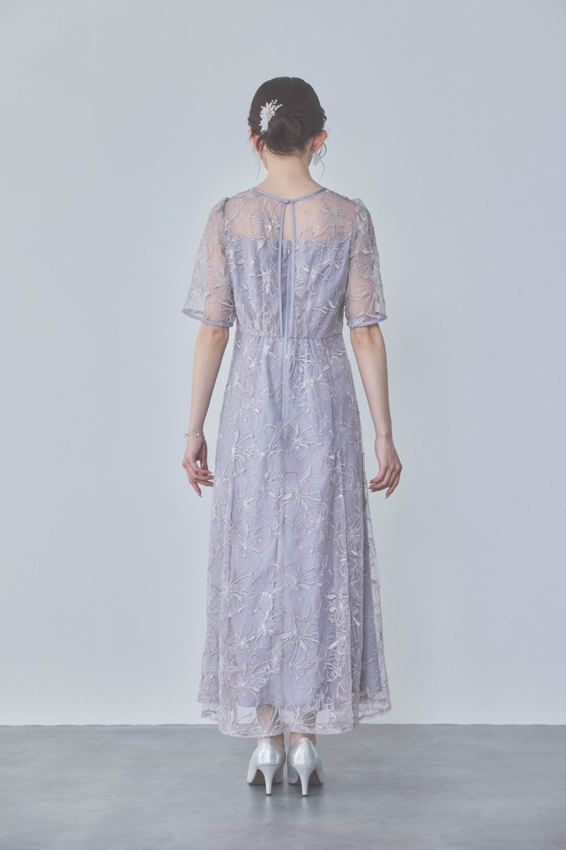 ラベンダーのビオラモチーフ刺繍ドレス