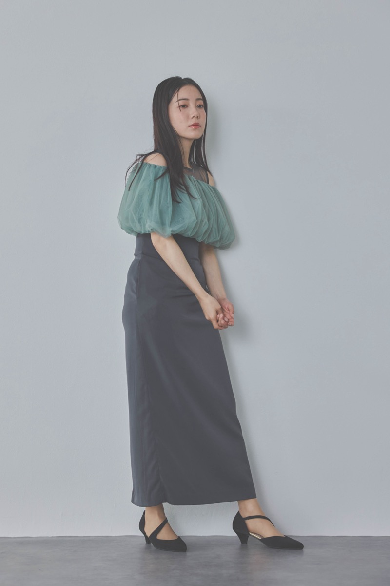 チャコールグレーのオフショルボレロIラインドレス