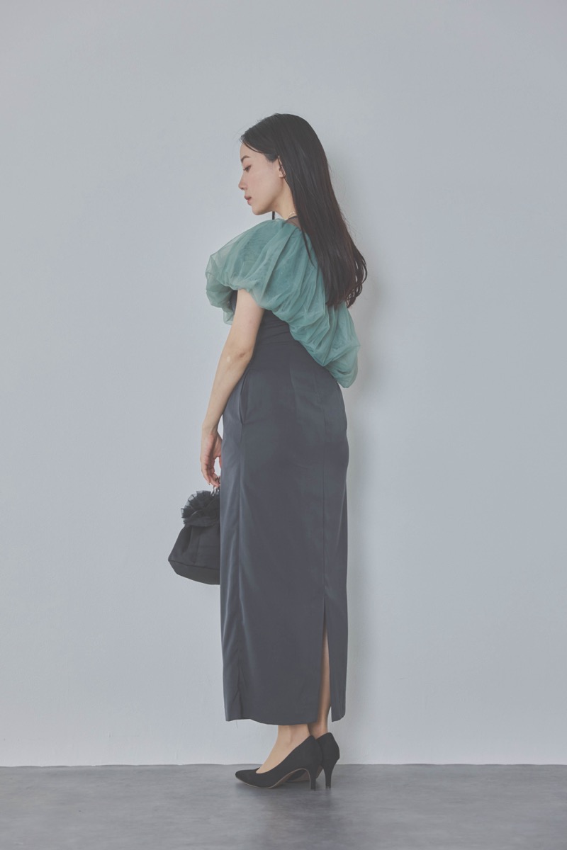 チャコールグレーのオフショルボレロIラインドレス