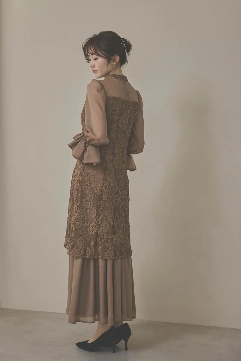 モカのシャーリングスリーブ花柄レースドレス