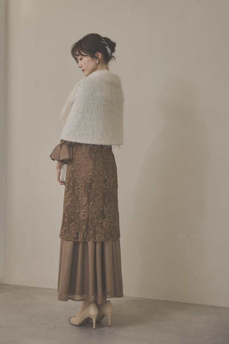 モカのシャーリングスリーブ花柄レースドレス