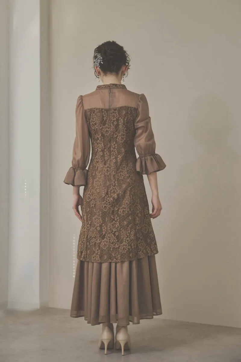 モカのシャーリングスリーブ花柄レースドレス