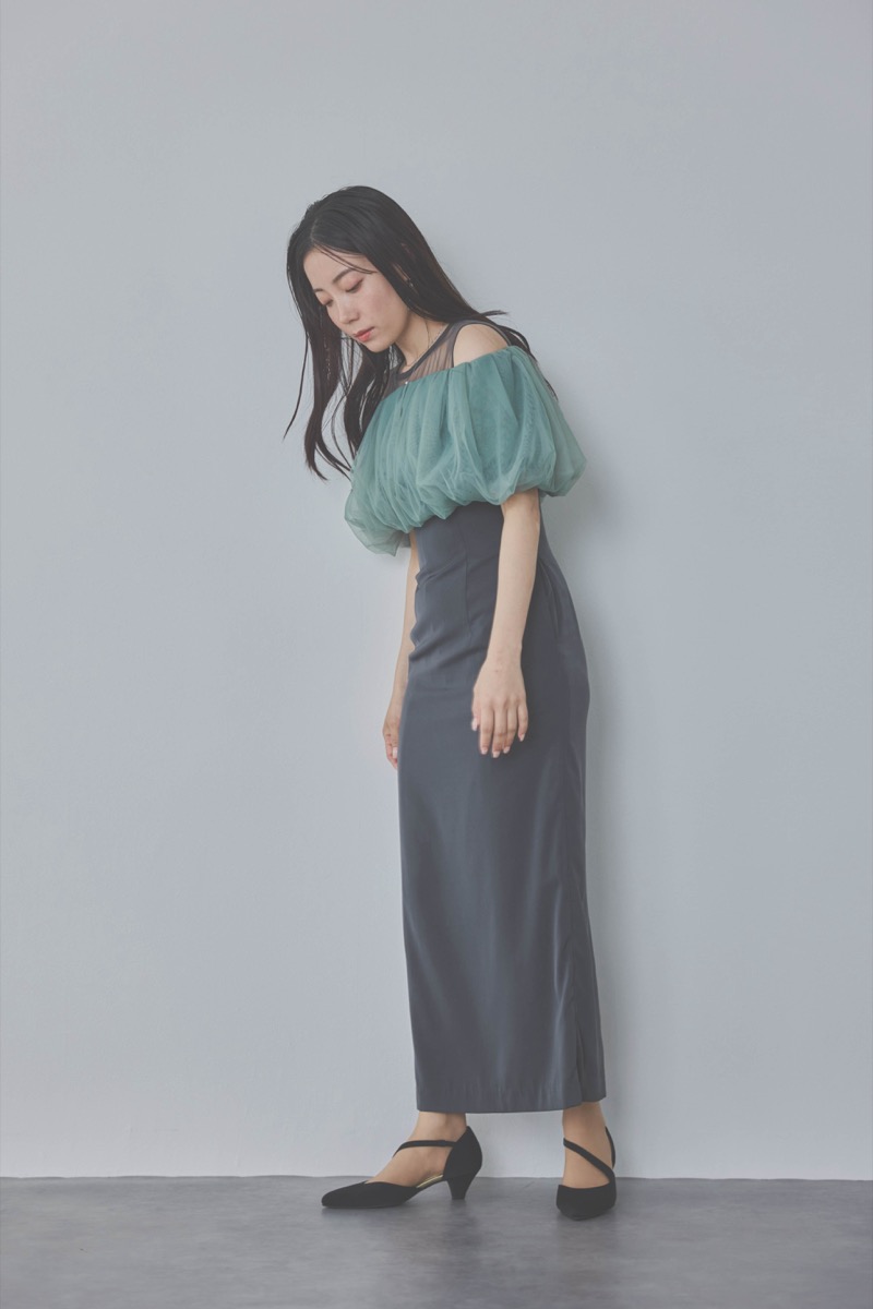 チャコールグレーのオフショルボレロIラインドレス