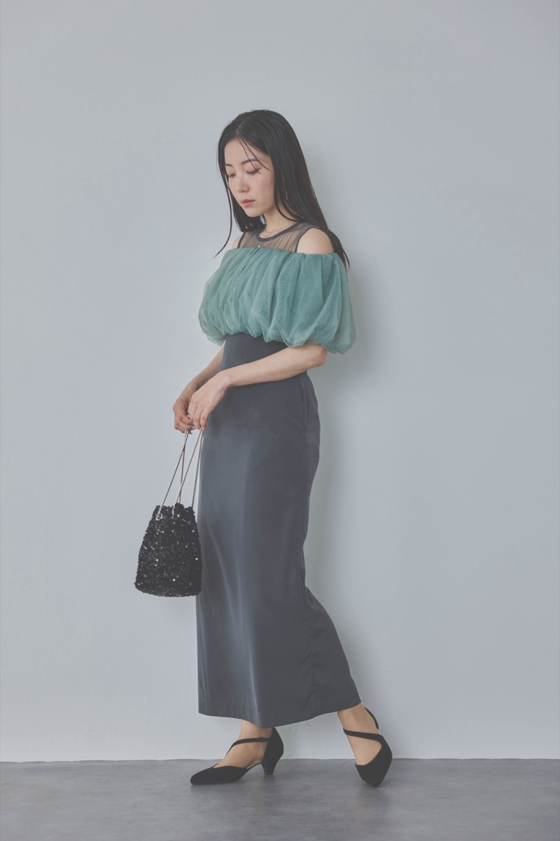 チャコールグレーのオフショルボレロIラインドレス