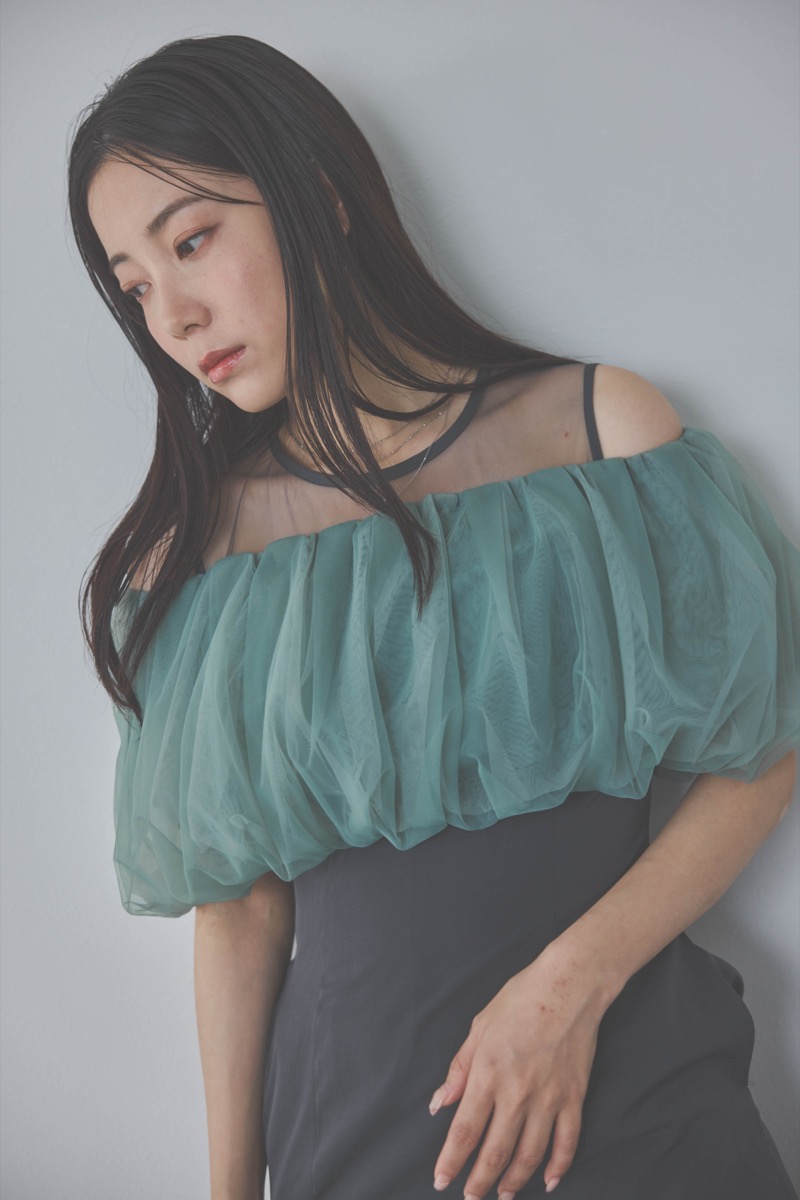 チャコールグレーのオフショルボレロIラインドレス