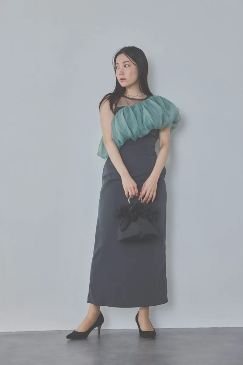 チャコールグレーのオフショルボレロIラインドレス