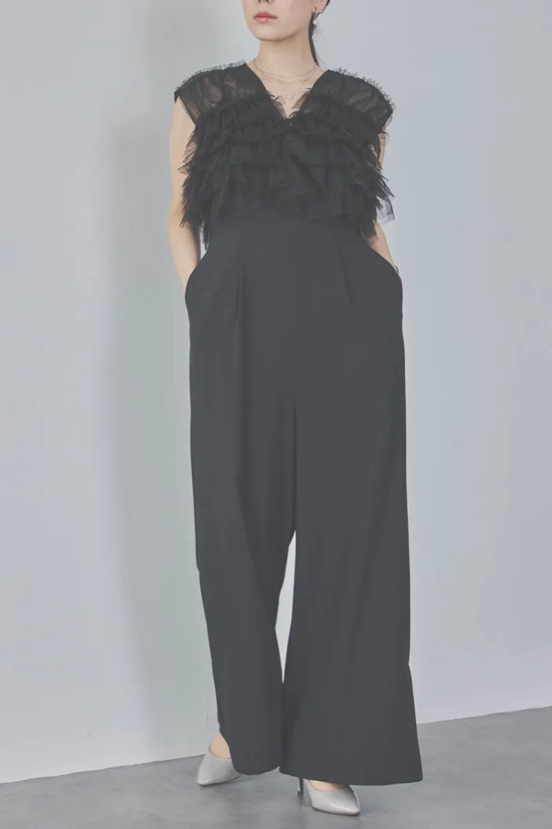 ブラックのチュールフリルオールインワンドレス