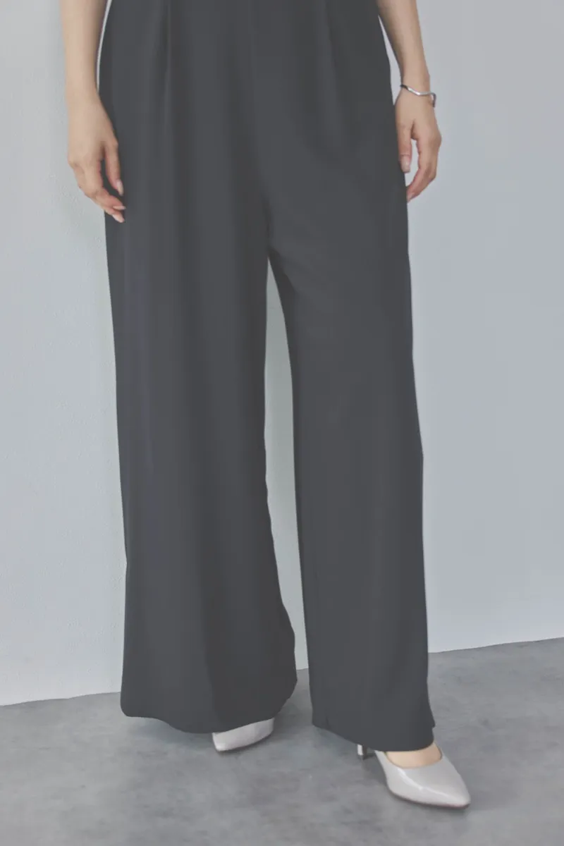 ブラックのチュールフリルオールインワンドレス