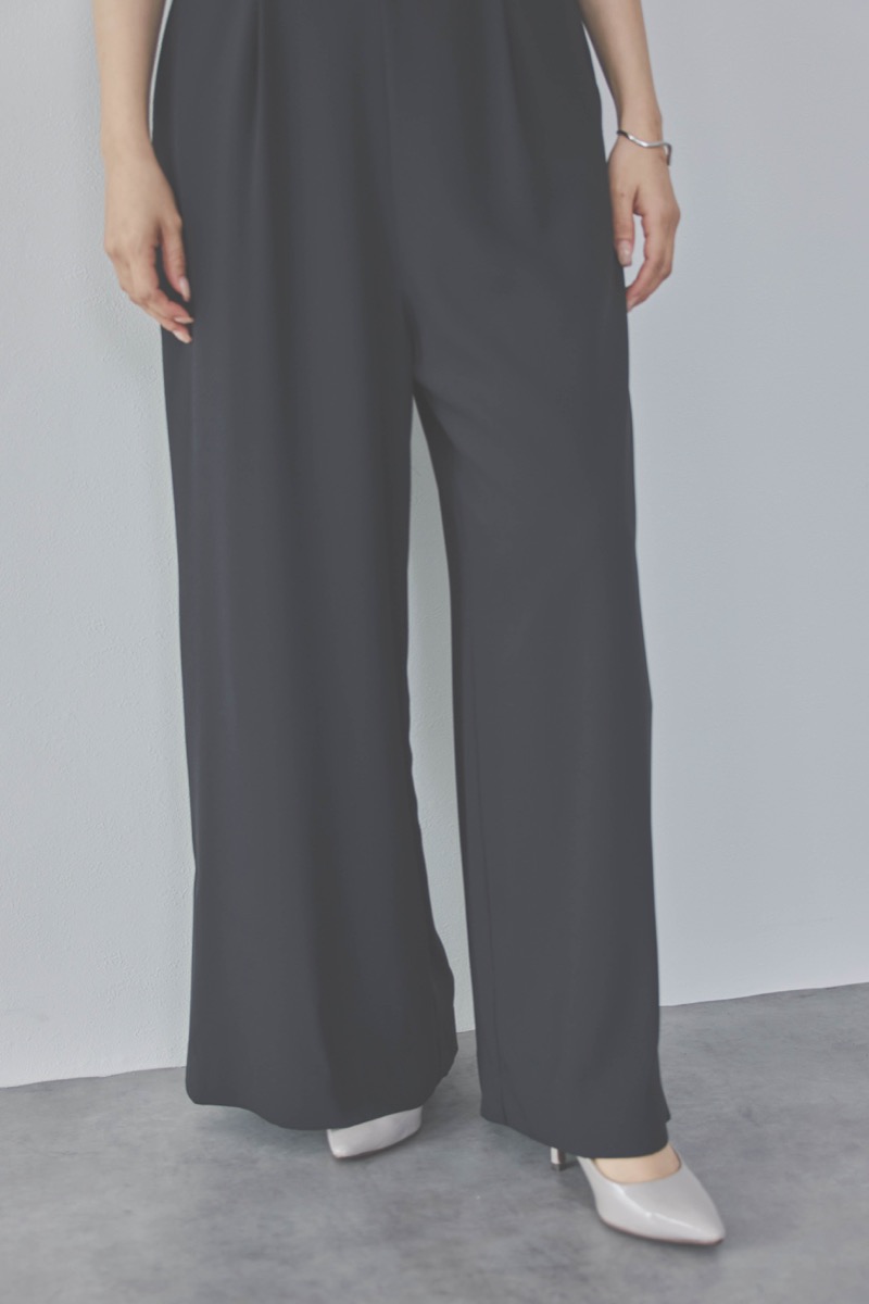 ブラックのチュールフリルオールインワンドレス